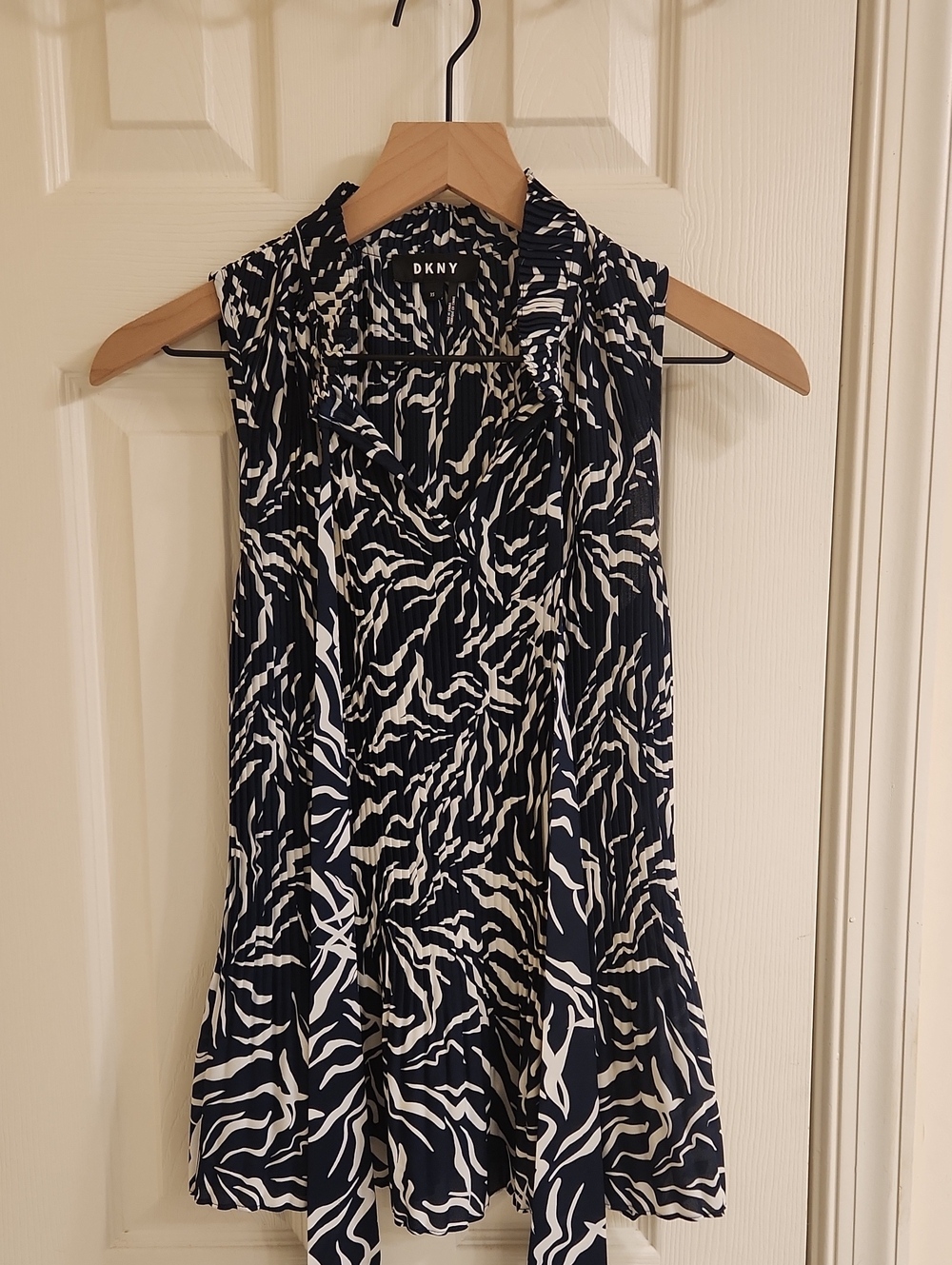 DKNY NAVY and White Printed Sleeveless Camisole
